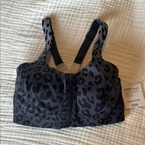 Victoria's Secret Leopard Print Incredible Knockout Ultra Max Sports Bra